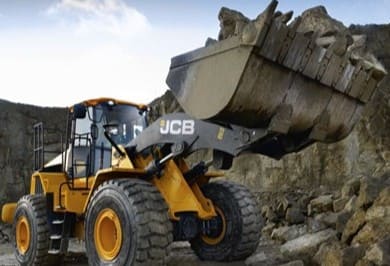 Excavadora JCB: alto rendimiento y precisión para trabajos exigentes en construcción e industria.