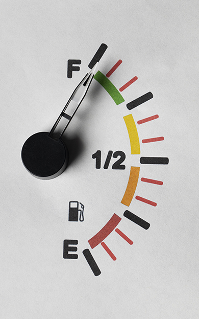 Se realiza el ajuste evaluando sus medidores y perfeccionando su funcionamiento para que suministren con exactitud la cantidad de combustible que se requiera.